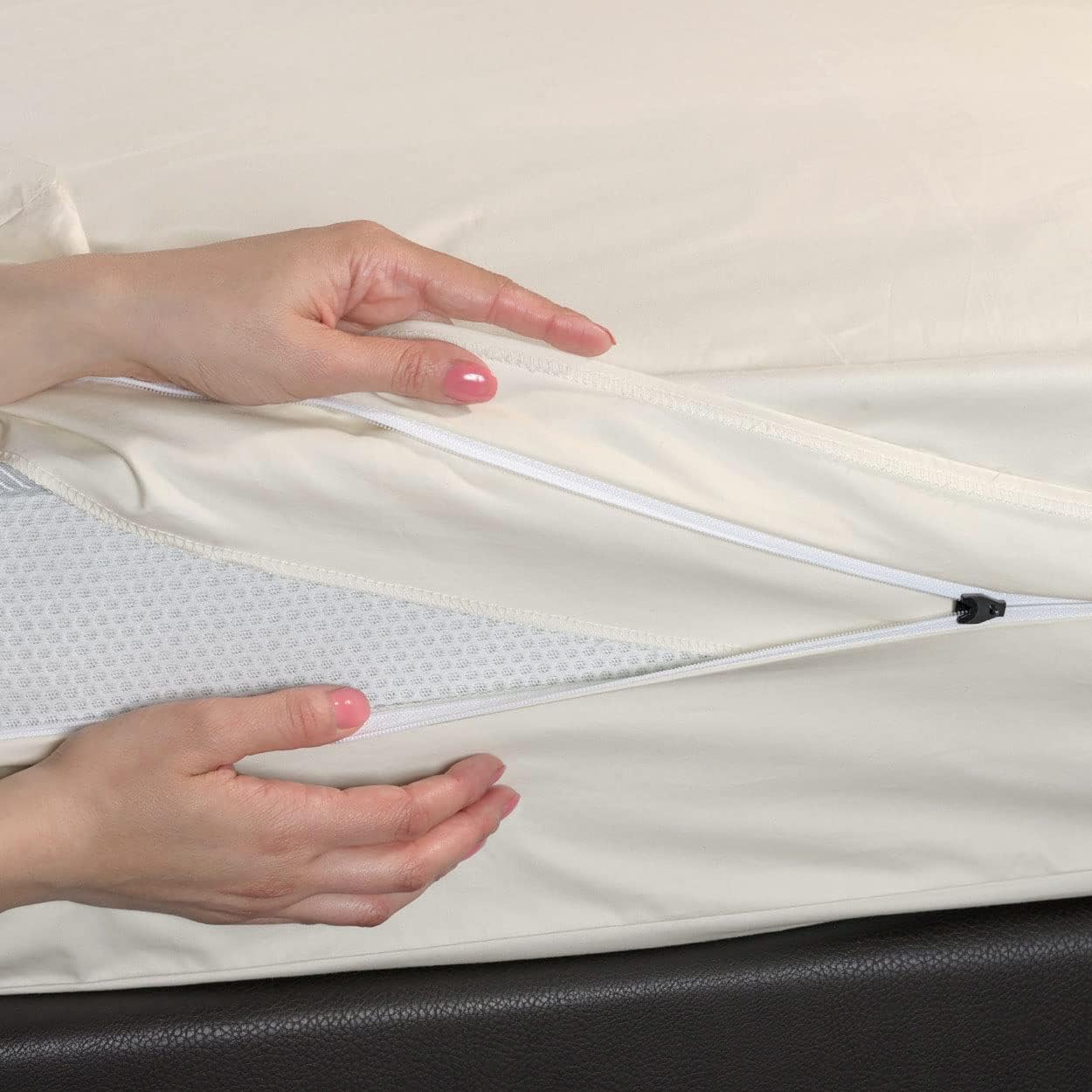Softsan Encasing für Matratzen aus Bio Baumwolle | bis 25 cm Höhe | Schutzbezug für Allergiker| Anti Milben Schutzbezug | Weltneuheit | Viele Größen (140 x 200 x 25 cm)
