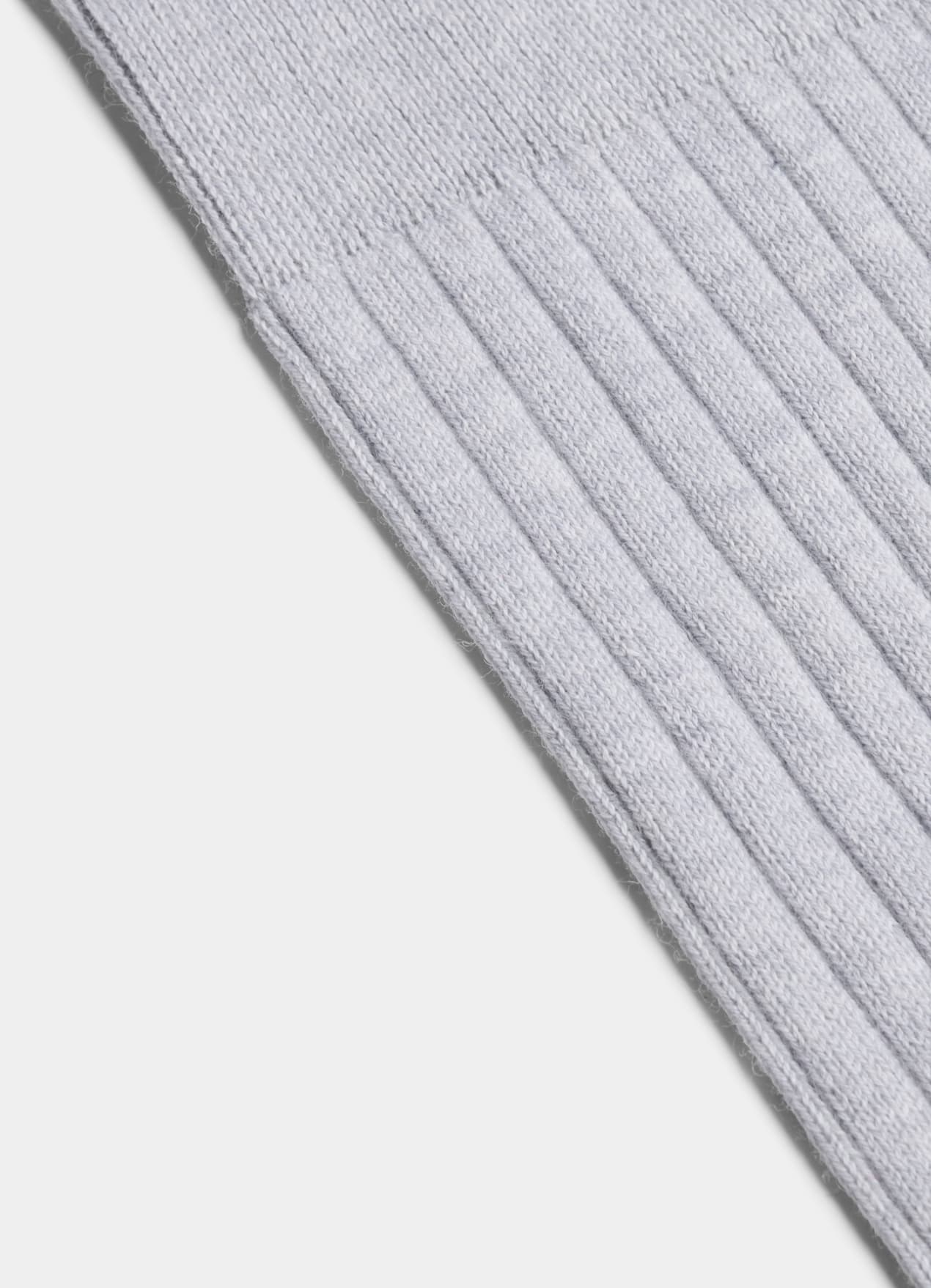 Chaussettes classiques côtelées gris clair