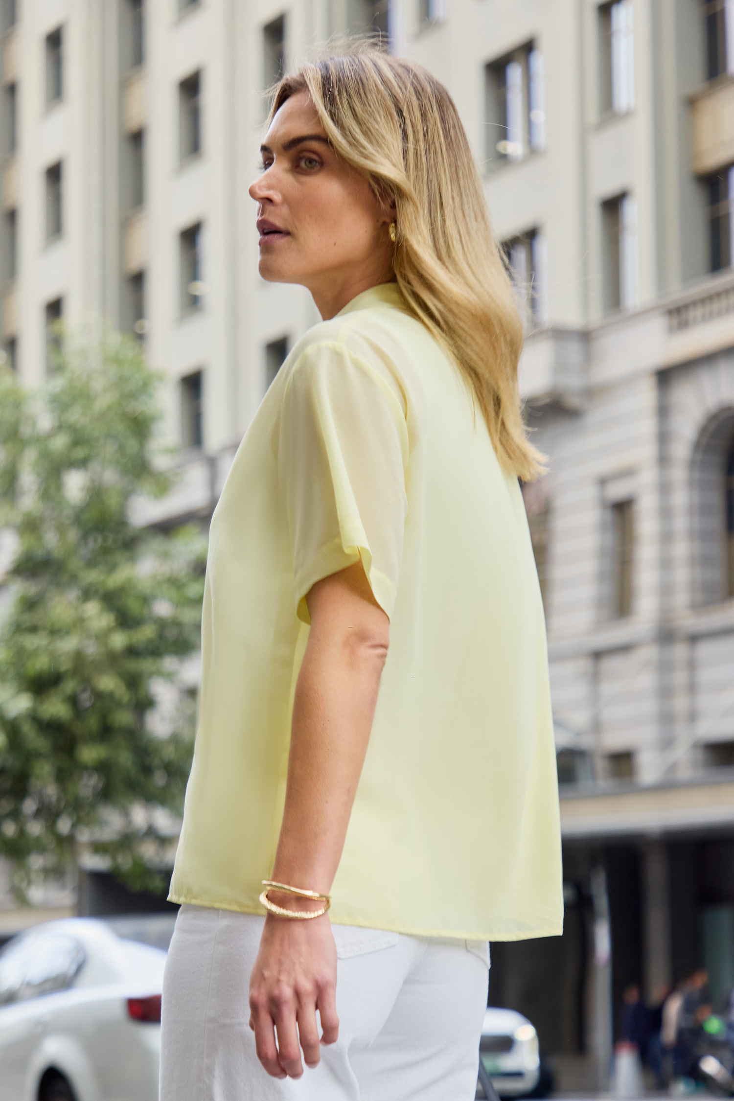 Chemise à patte dissimulée citron