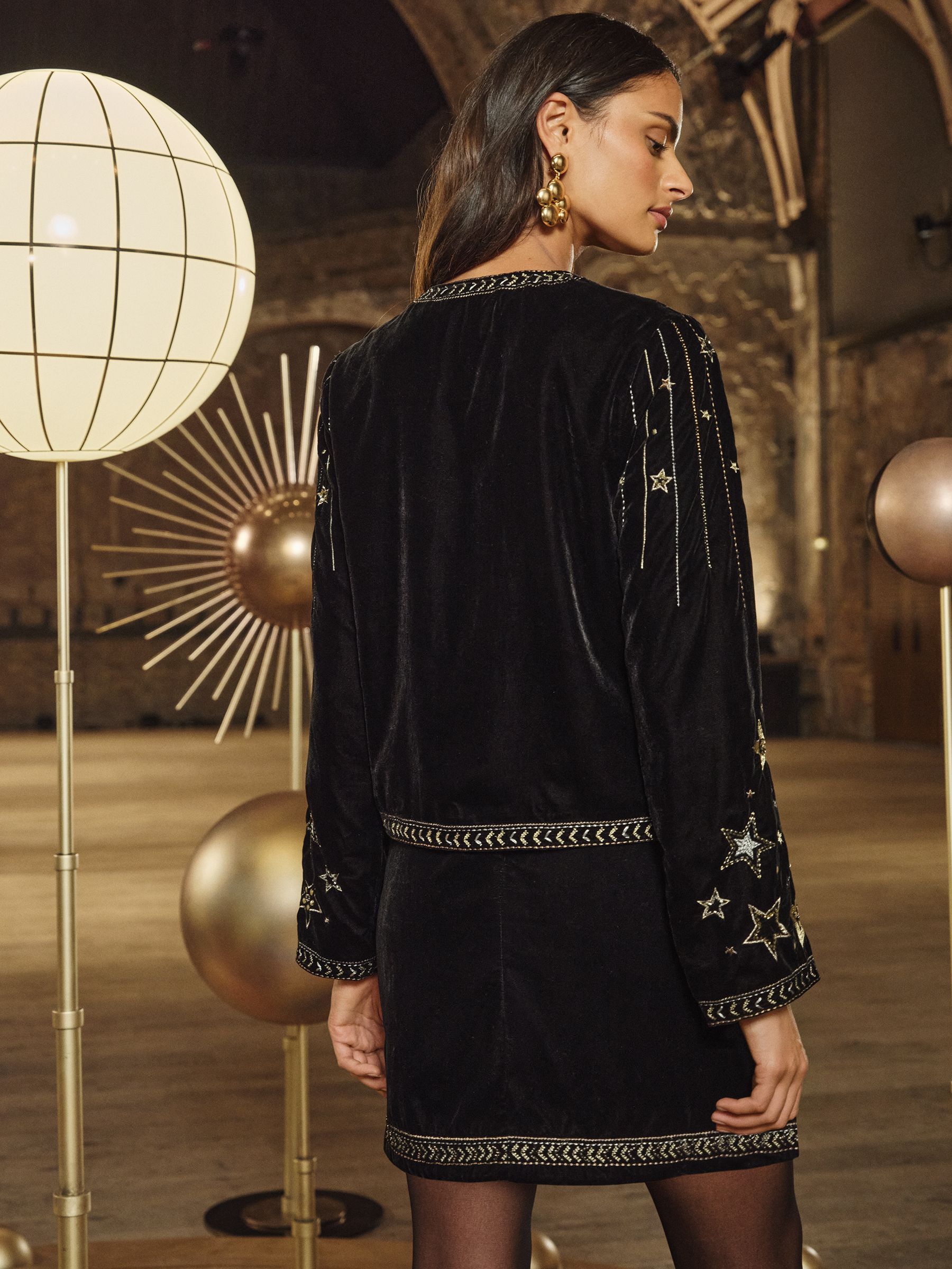 Zwart met goud - Love & Roses geborduurd jack met lange mouwen