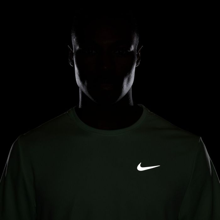 Nike Herre T-shirts Dri-FIT UV Miler Short Sleeve Tee Grøn