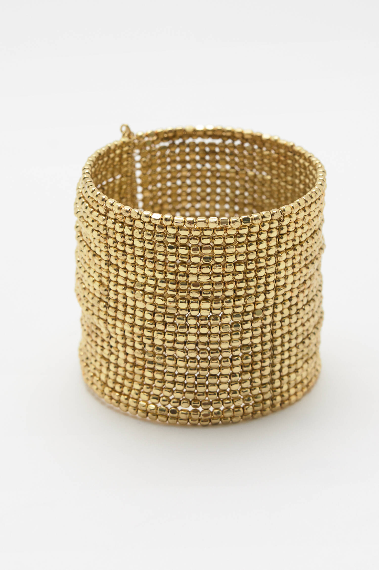 PULSEIRA LARGA COM CONTAS - DOURADA