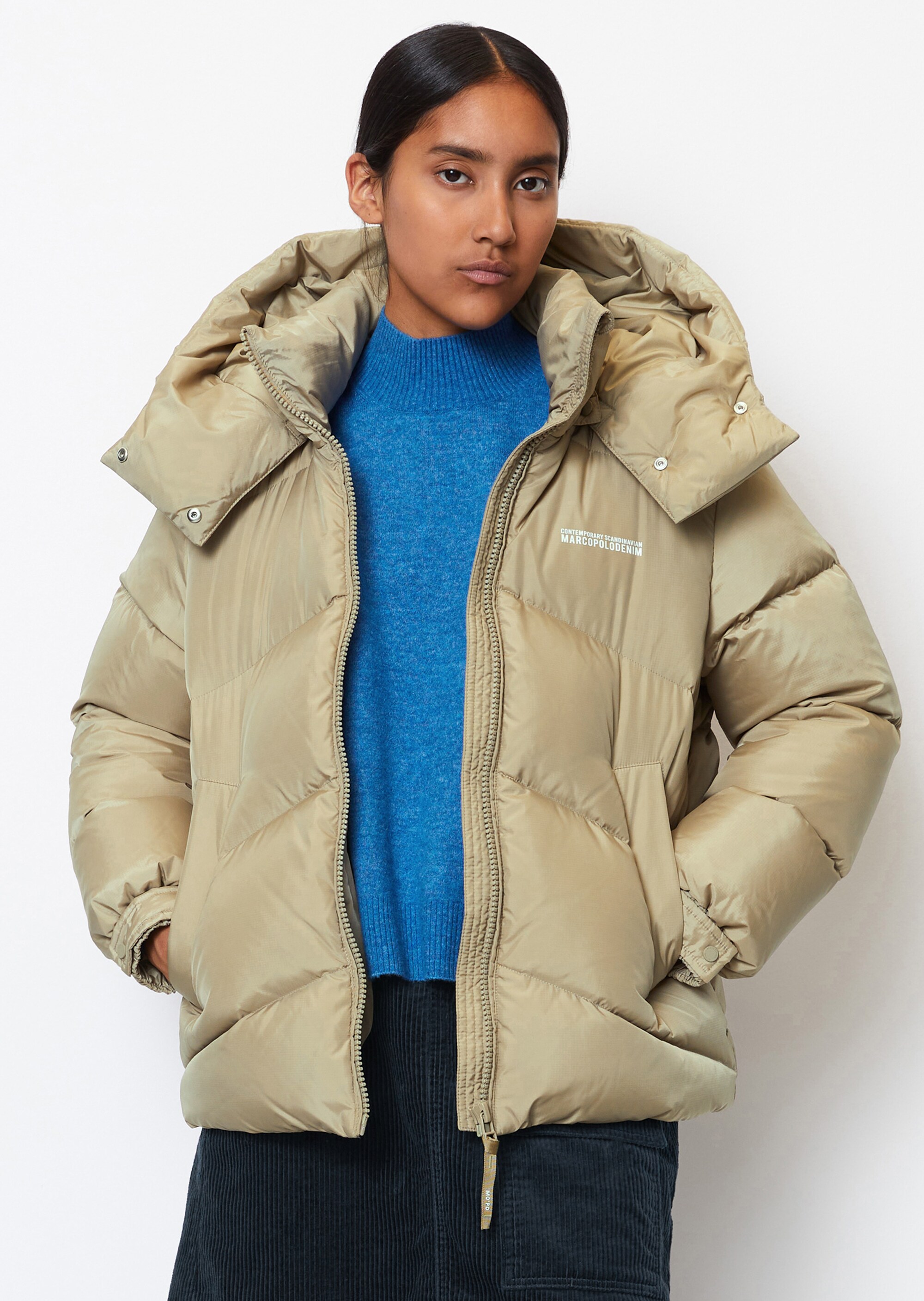 Daunen-Pufferjacke mit abnehmbarer Kapuzeaus wasserabweisendem Ripstop