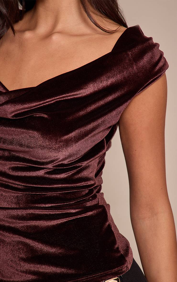 Marron Haut Sans Manches En Velours Avec Col Bénitier