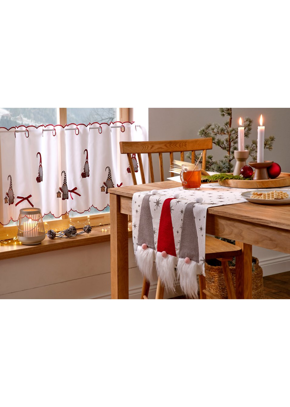 Chemin de table bonnets de lutin avec applications