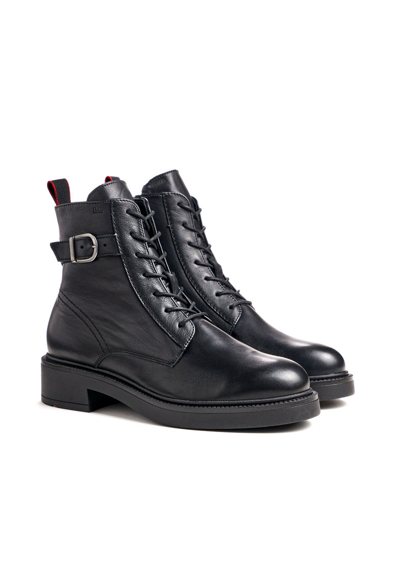 STIEFELETTE Schwarz