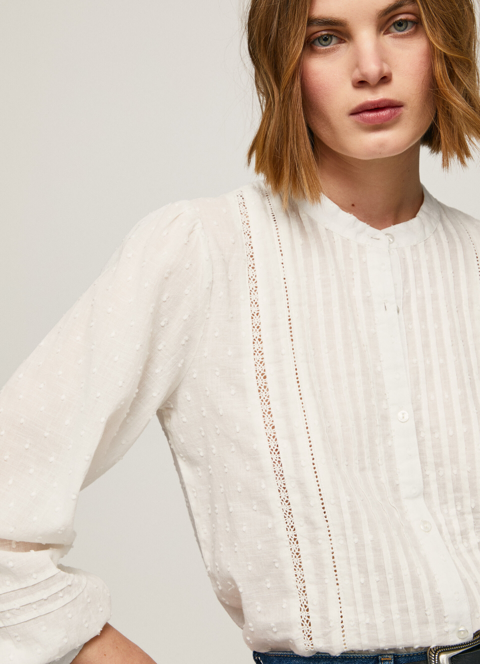 Blusa de algodão dobby bordada - branca