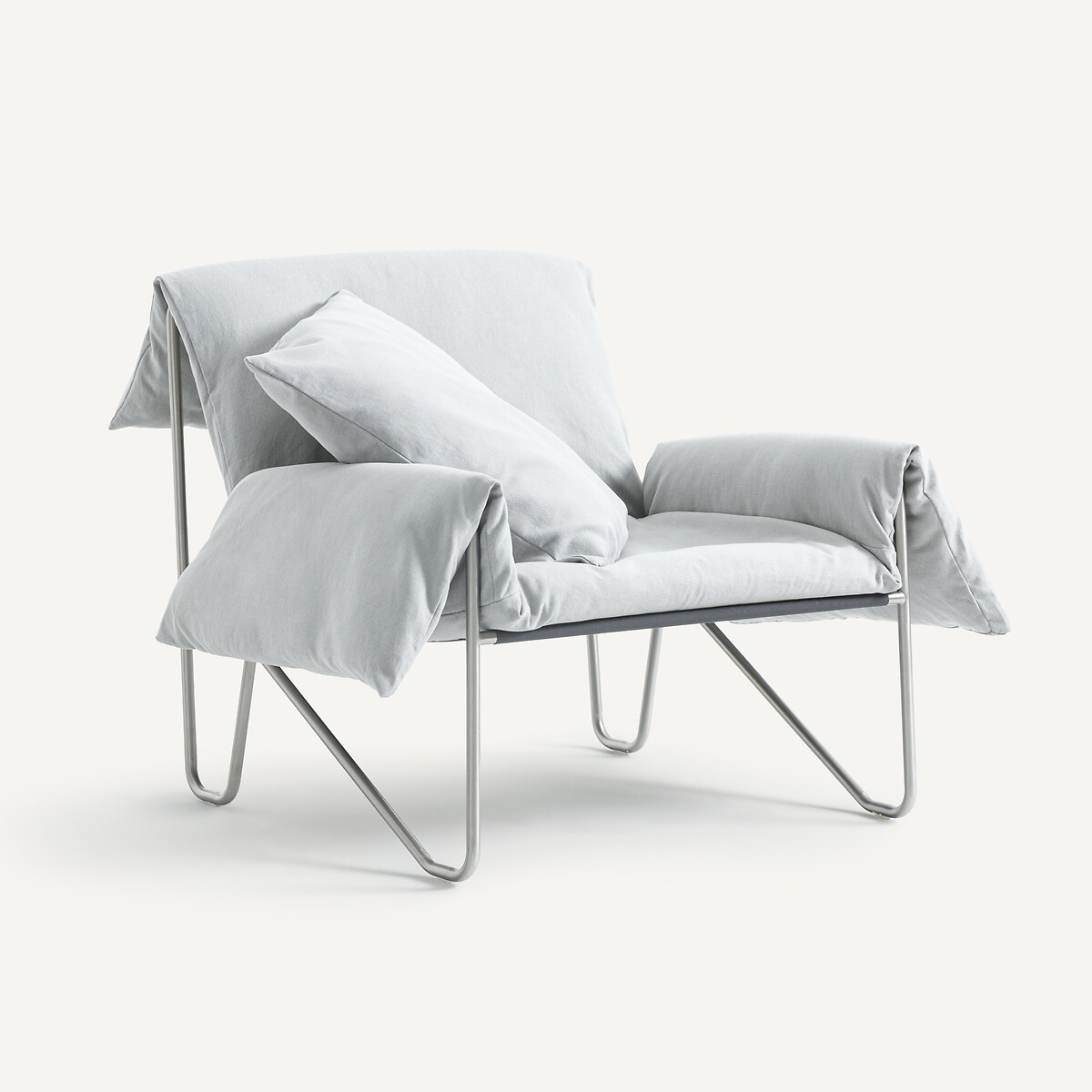 OTTO STUDIO PARA AM.PM<br>Poltrona feita de linho de algodão e metal de aço Nomad