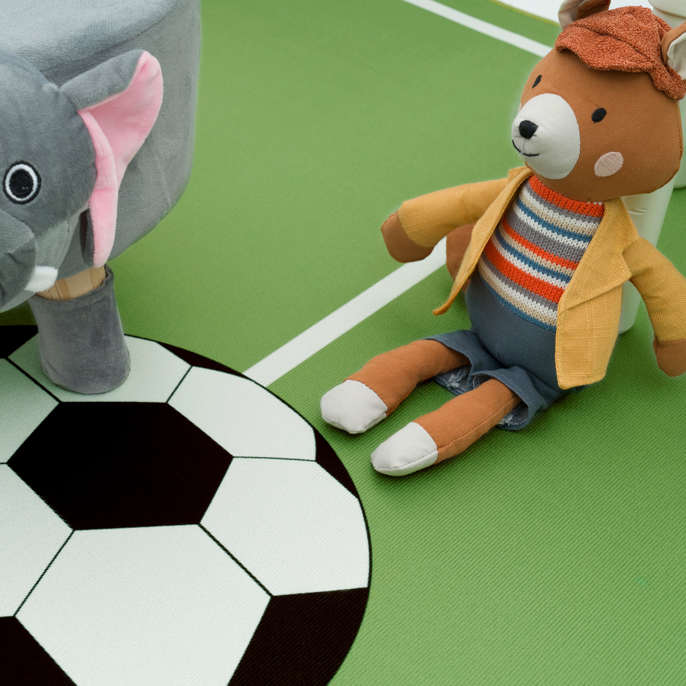 Paco Home Kinderteppich »Bino 568« rechteckig 4 mm Höhe Kurzflor, Spiel-Teppich, Motiv Fussballfeld, Kinderzimmer