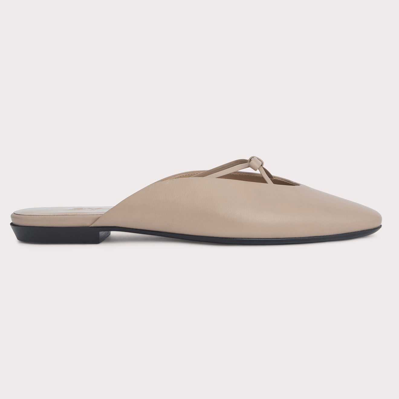 By Far Mules en Cuir Finn taupe
