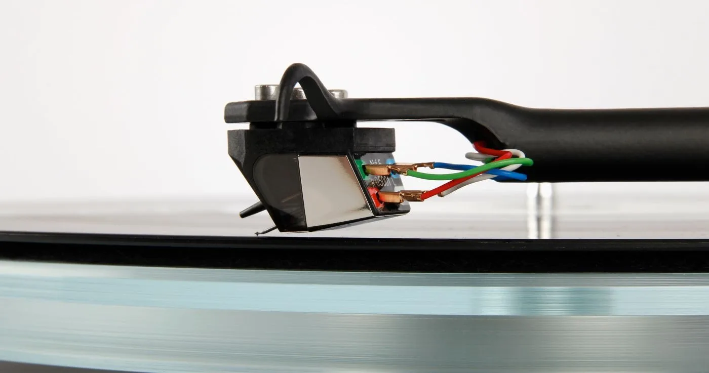 Rega Planar 6 Blanc   Nd5   Neo PSU MKII Platines vinyle hi-fi