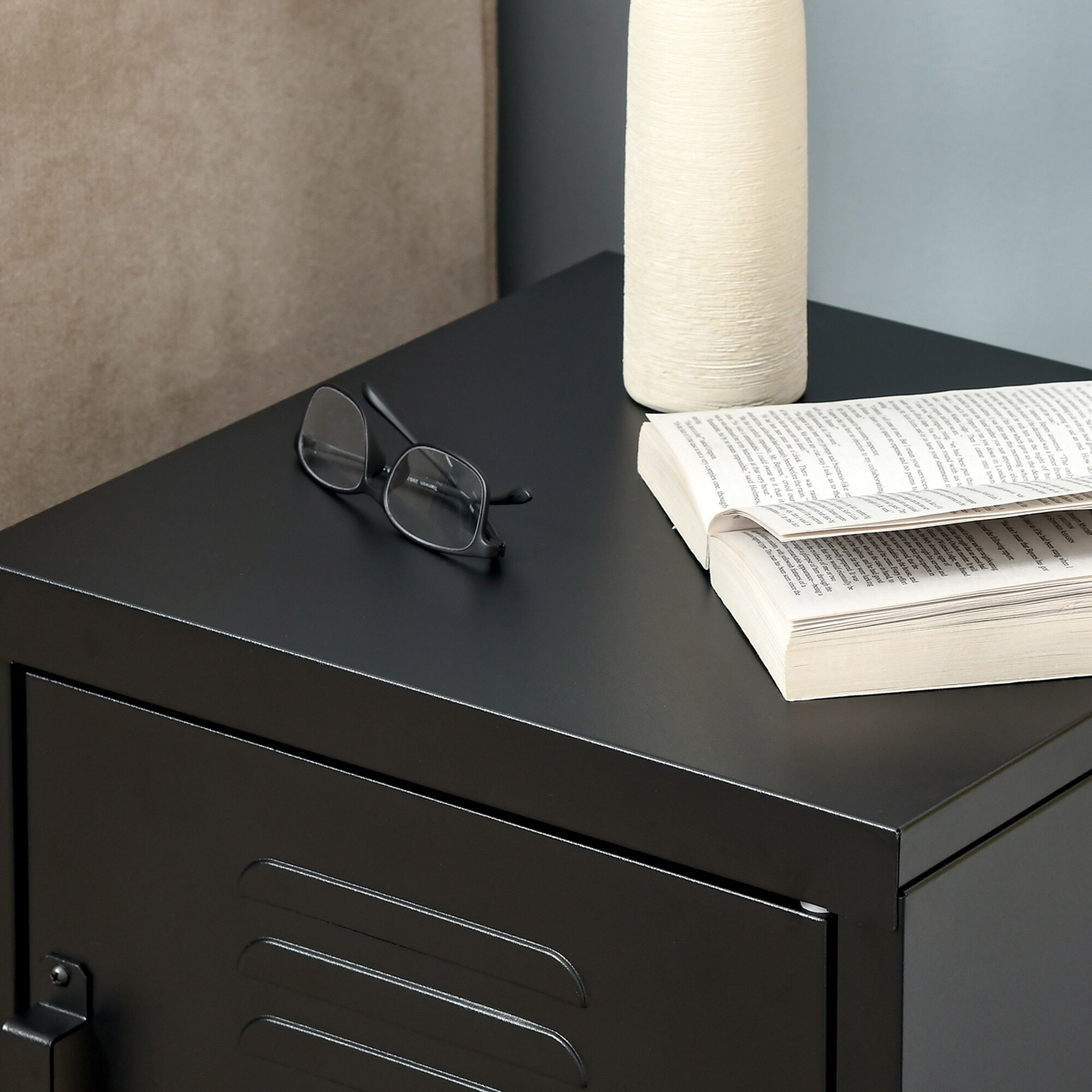 HOMCOM Nachttisch mit industriellen Design schwarz 40B x 40T x 50H cm