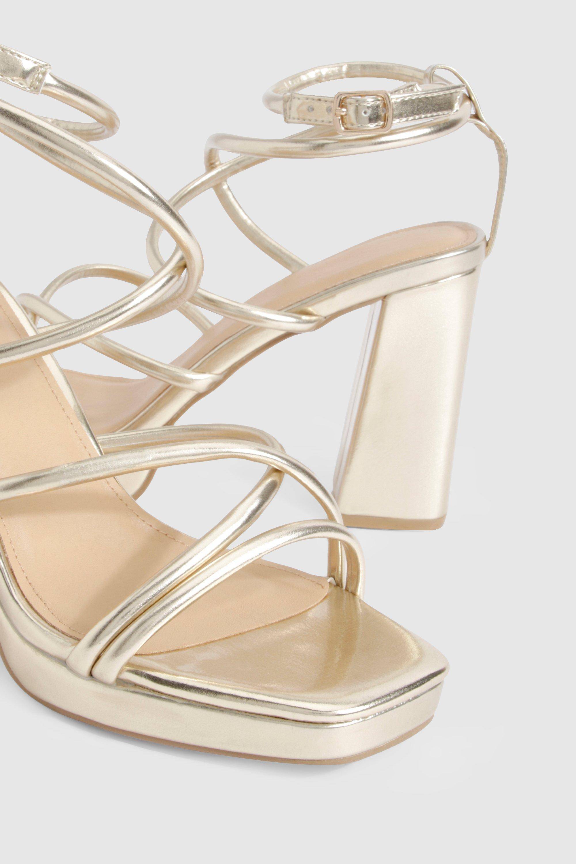 boohoo Talons compensés à brides croisées métalliques