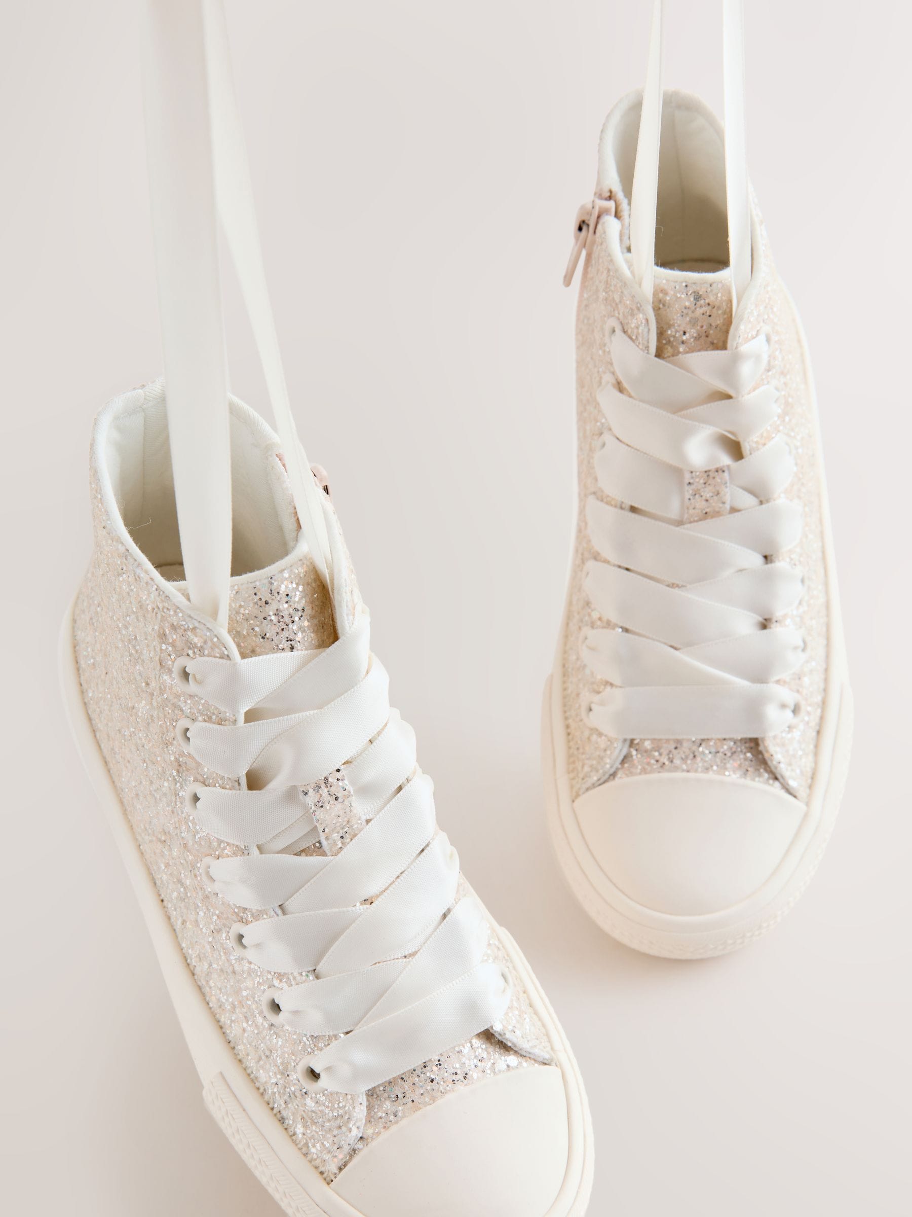Ivoorkleurig met glitters - Hoge sneakers met veters