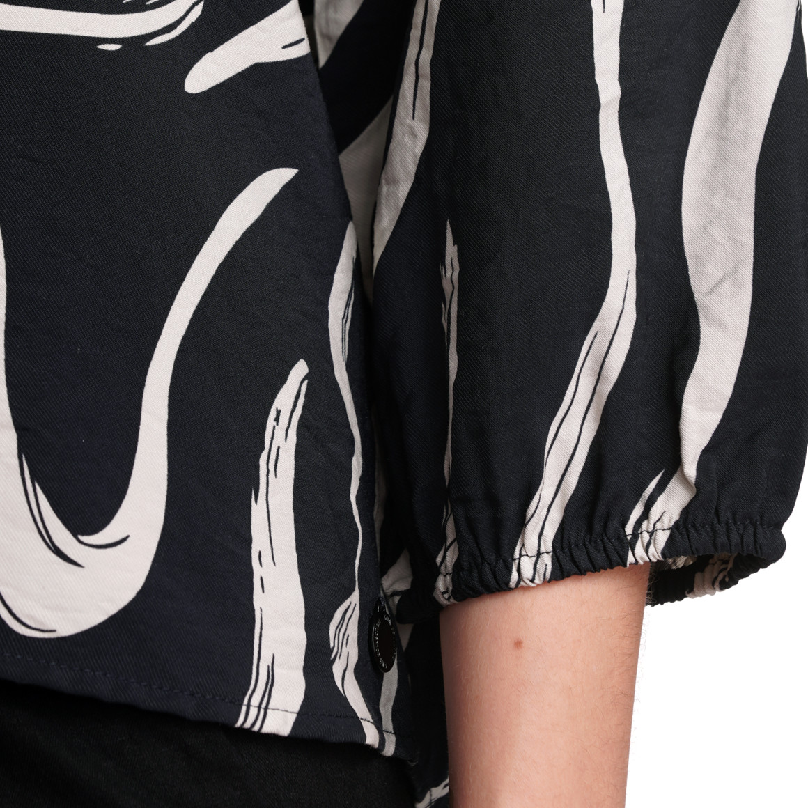 Gina Collection Damen Bluse aus Modal-Mix schwarz