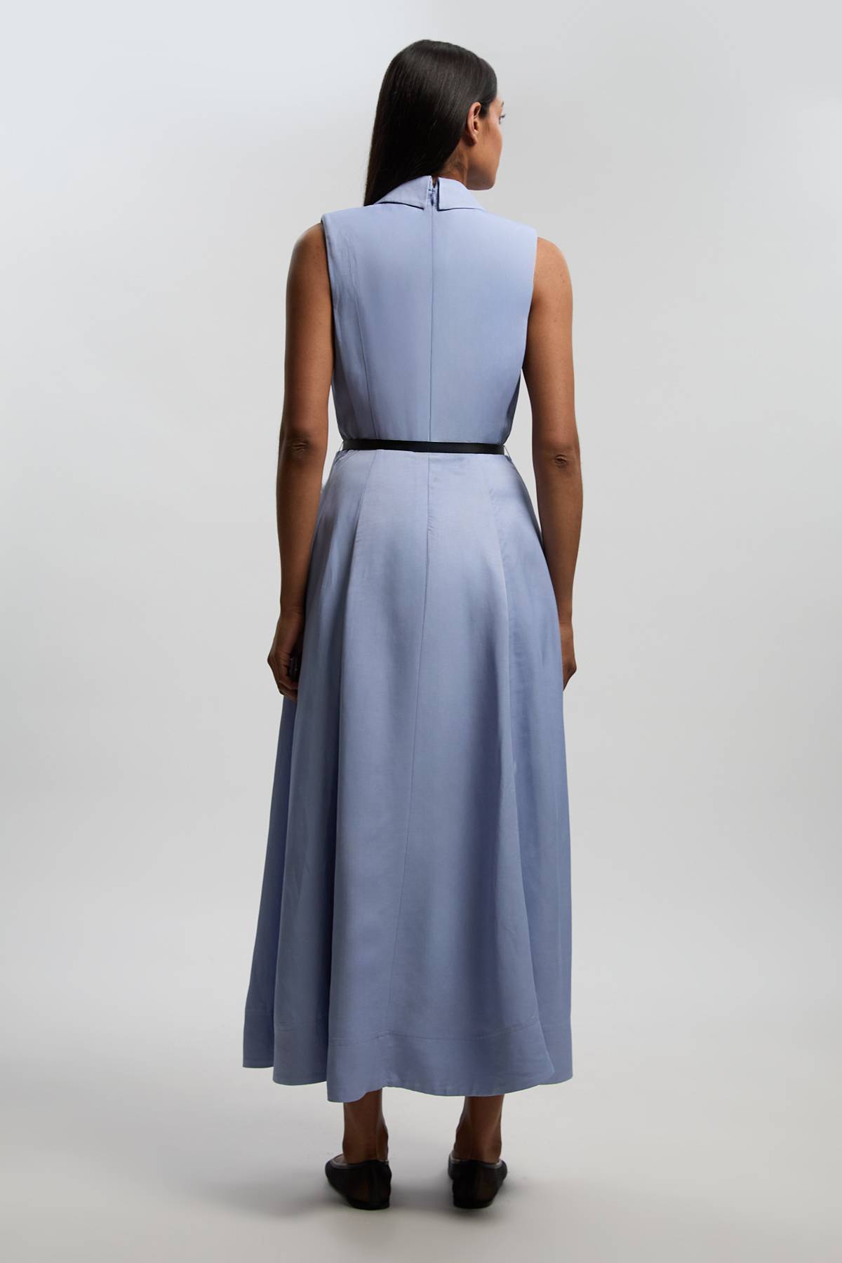 KarenMillen Robe Midi Cintrée À Ceinture En Viscose Lin Premium Avec Jupe Ample Et Coupe Ajustée