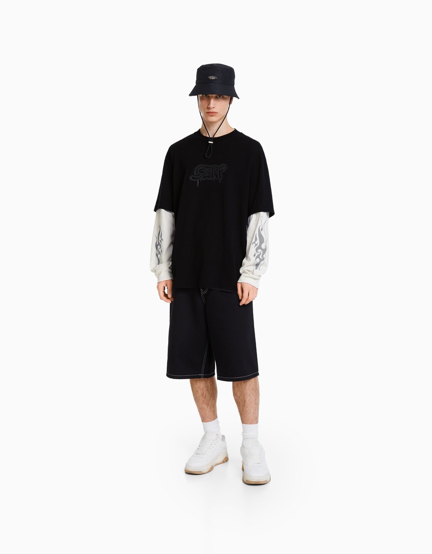Camiseta de manga comprida BERSHKA com participação de BIZARRAP