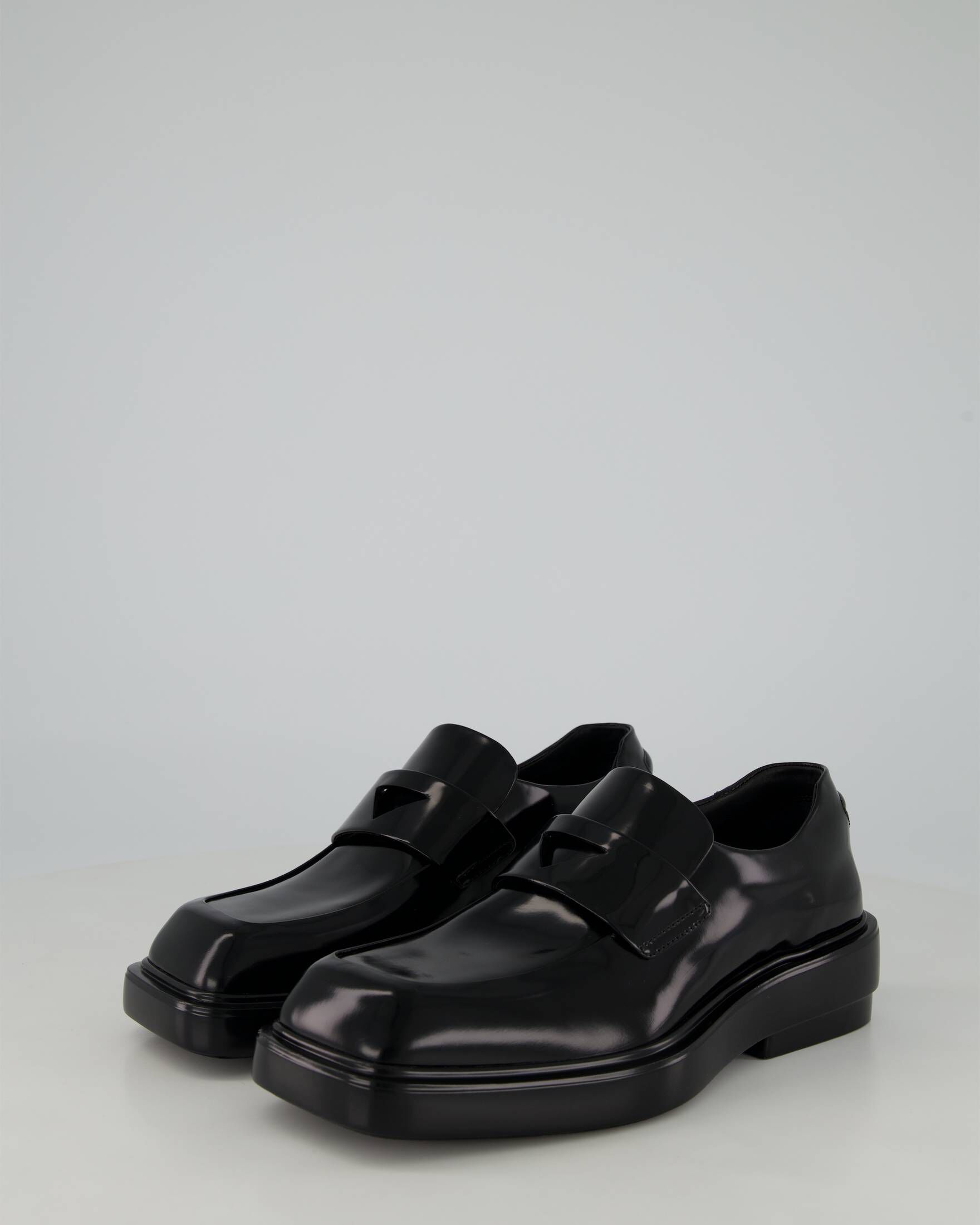 Prada| Damen Loafer aus gebürstetem Leder