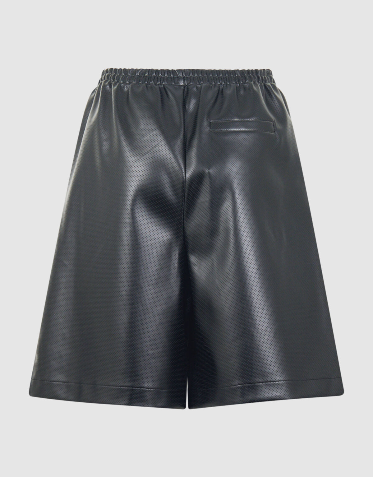 Relaxed Fit Vegan Leren Short Zwart