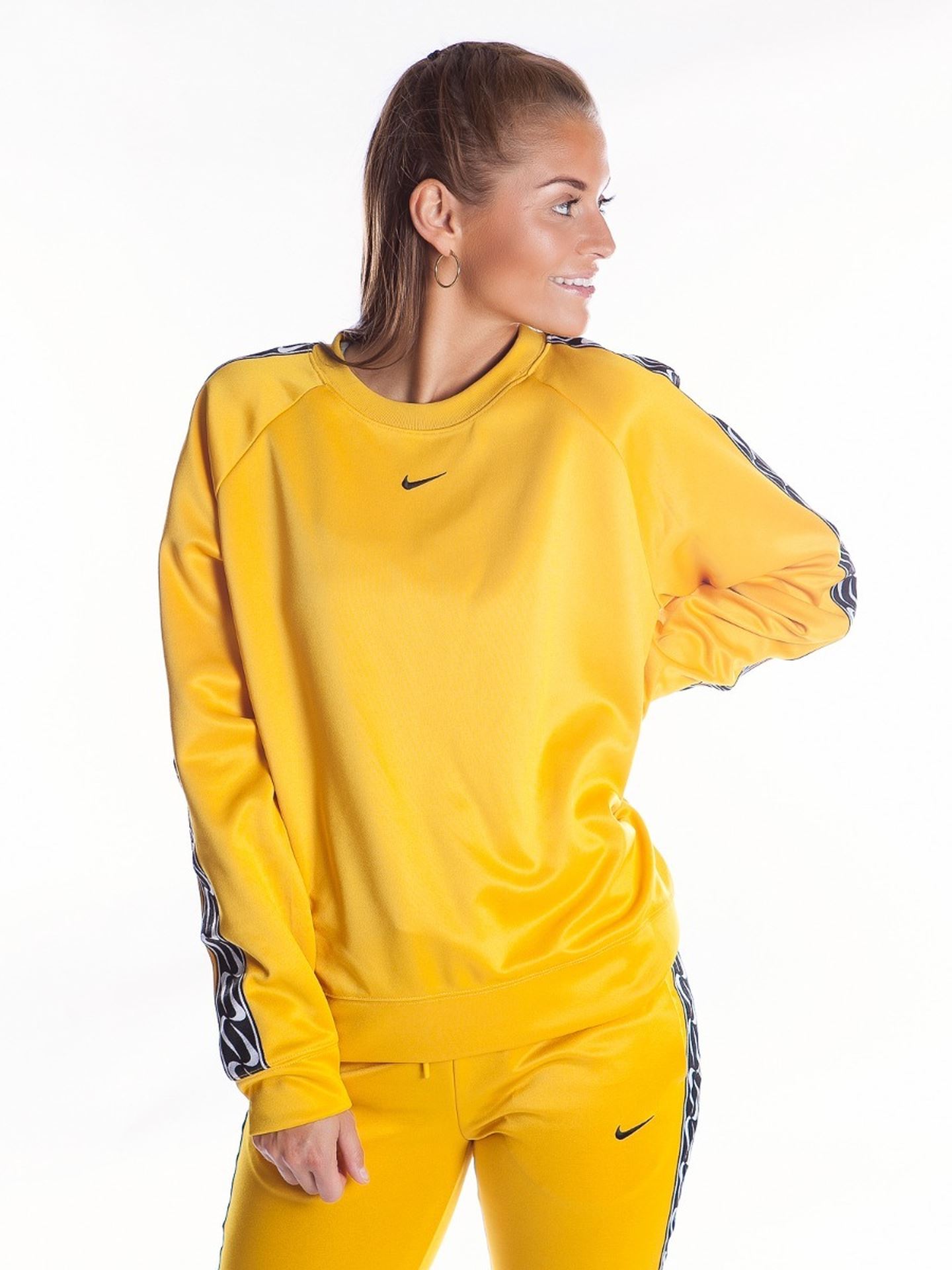 Sportswear Crew Logo Tape