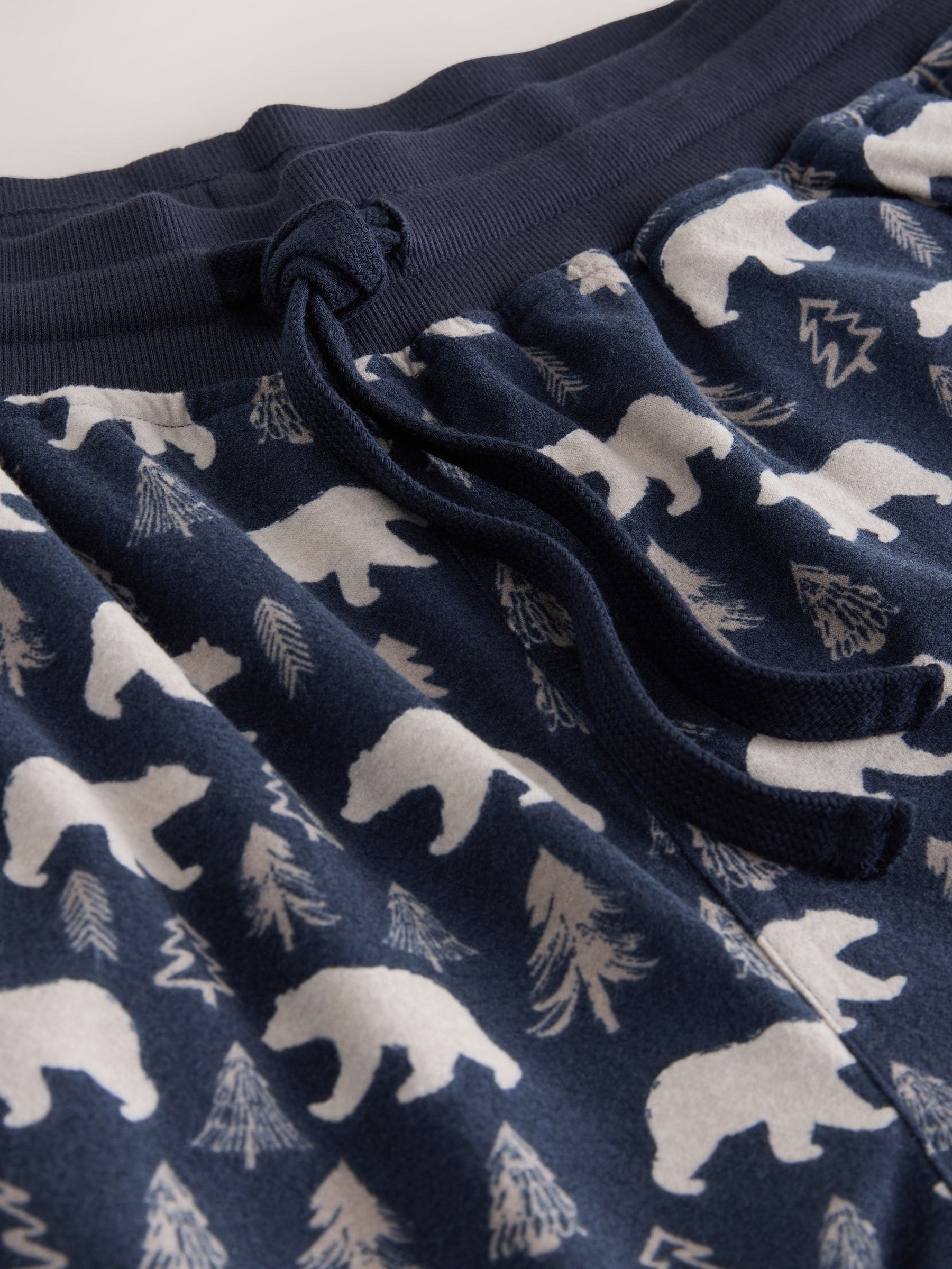 Marineblauw/naturel met ijsbeer - MotionFlex - Behaaglijke pyjamabroek met boorden