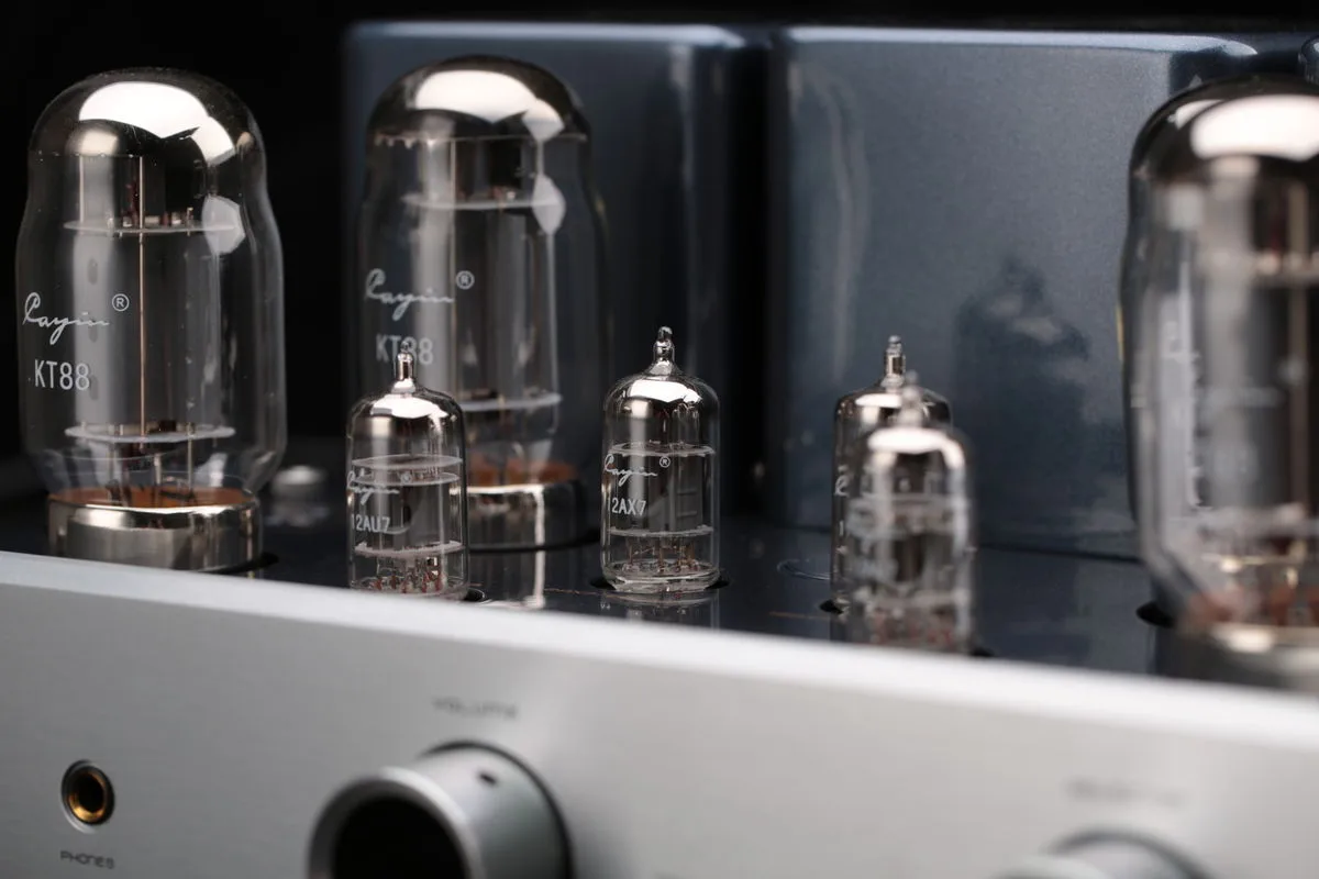 Cayin CS-55A KT88 Silver Amplis à tubes