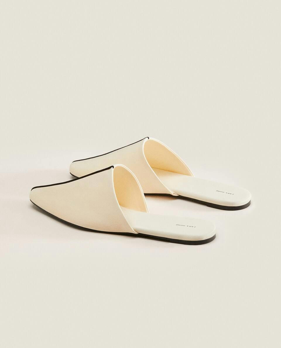 Chinelo Mule com detalhe contrastante