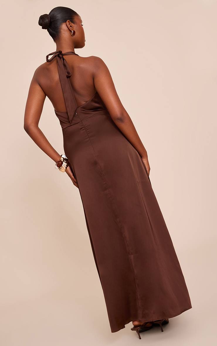 Chocolat Robe Longue Satinée À Col En V