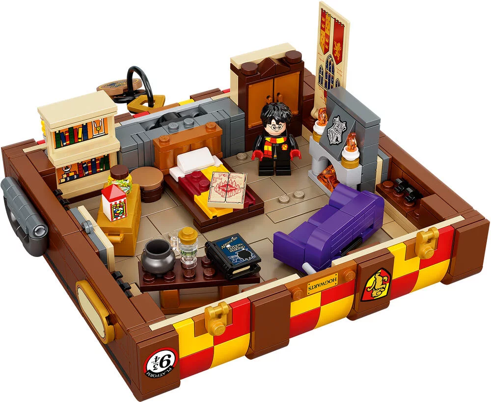 LEGO®HARRY POTTER 76399 - LA MALLE MAGIQUE DE POUDLARD