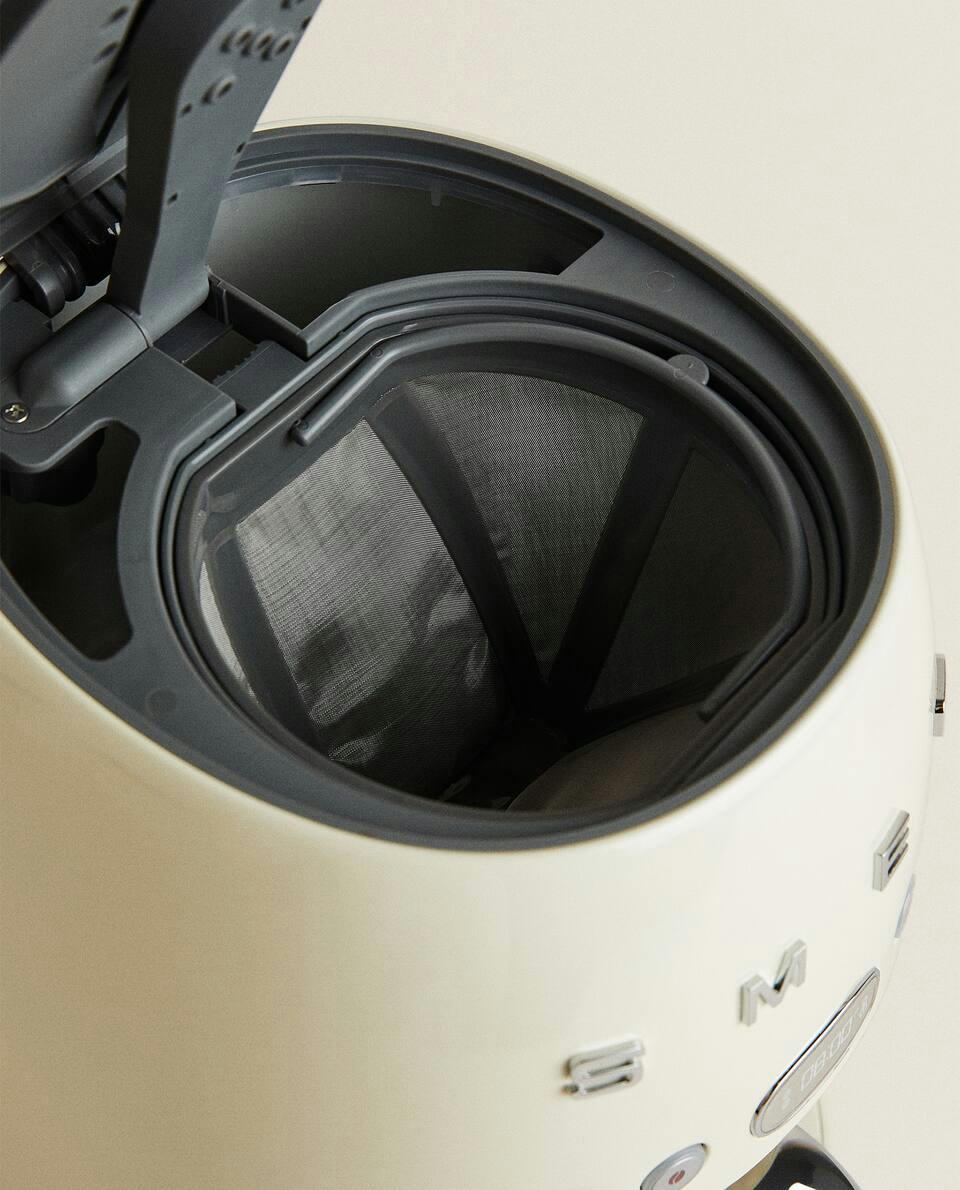 Máquina de café por gotejamento programável SMEG