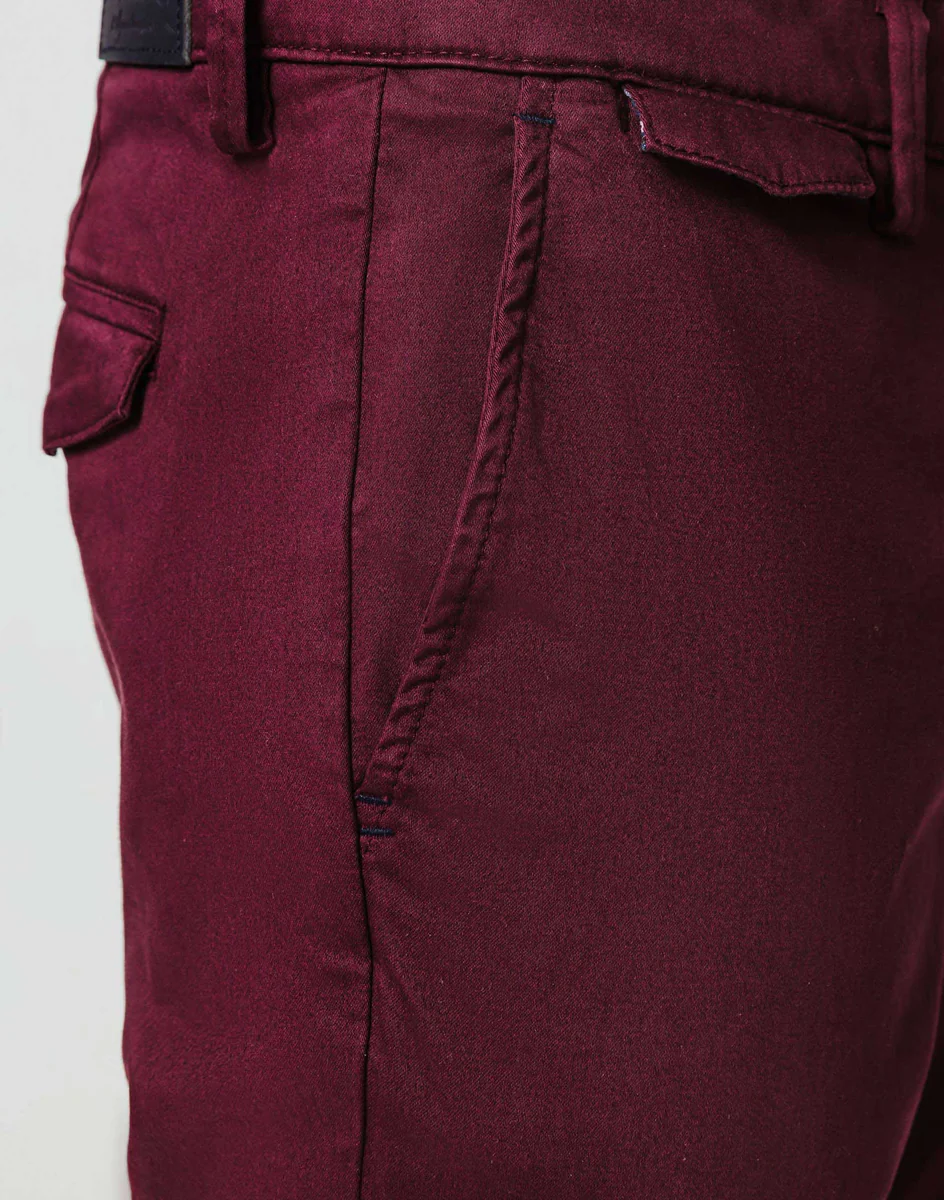 Chino satin bordeaux