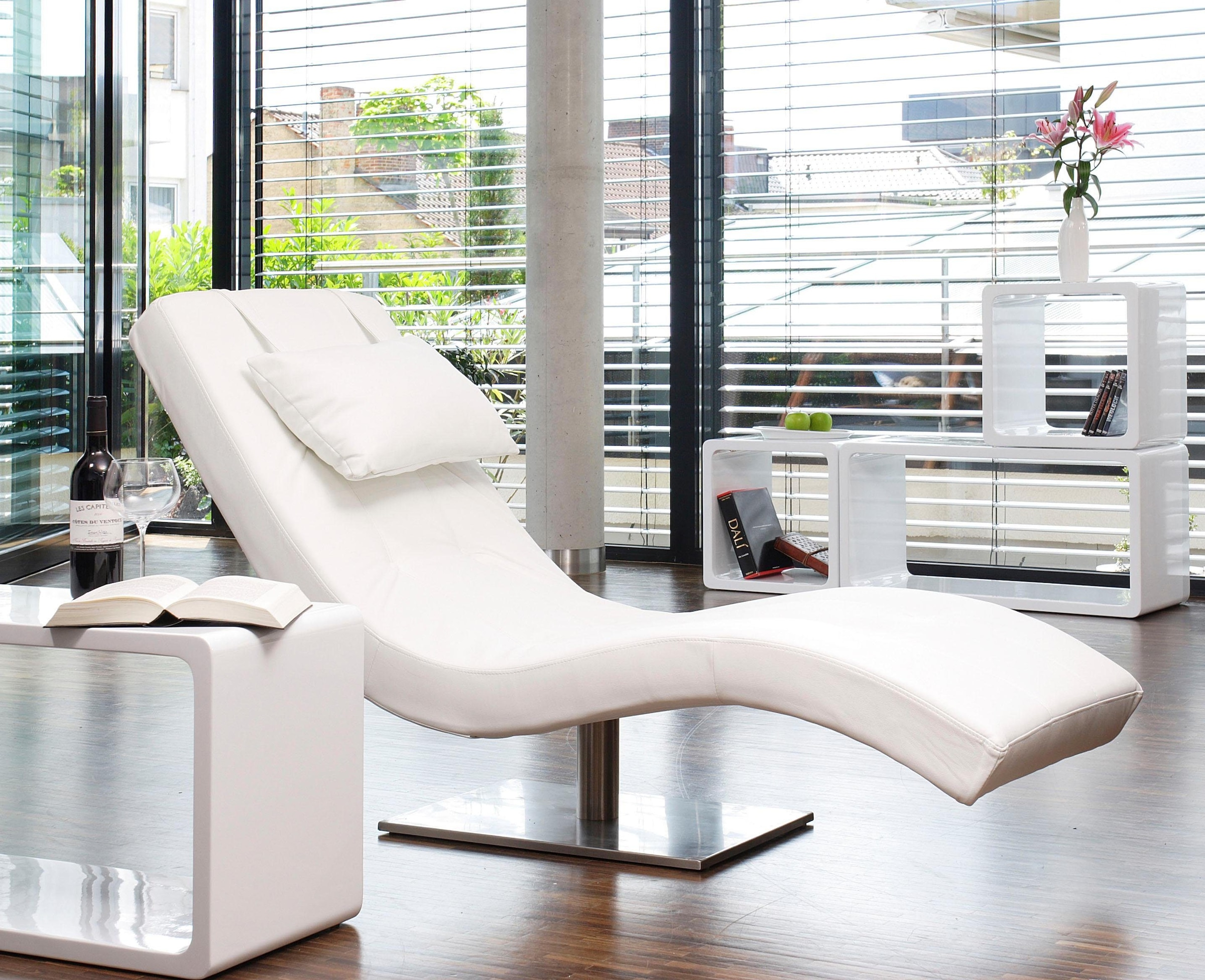SalesFever Relaxsessel »Komfortabler Loungesessel« mit Nackenkissen, Relaxliege mit modernem Metallfuss