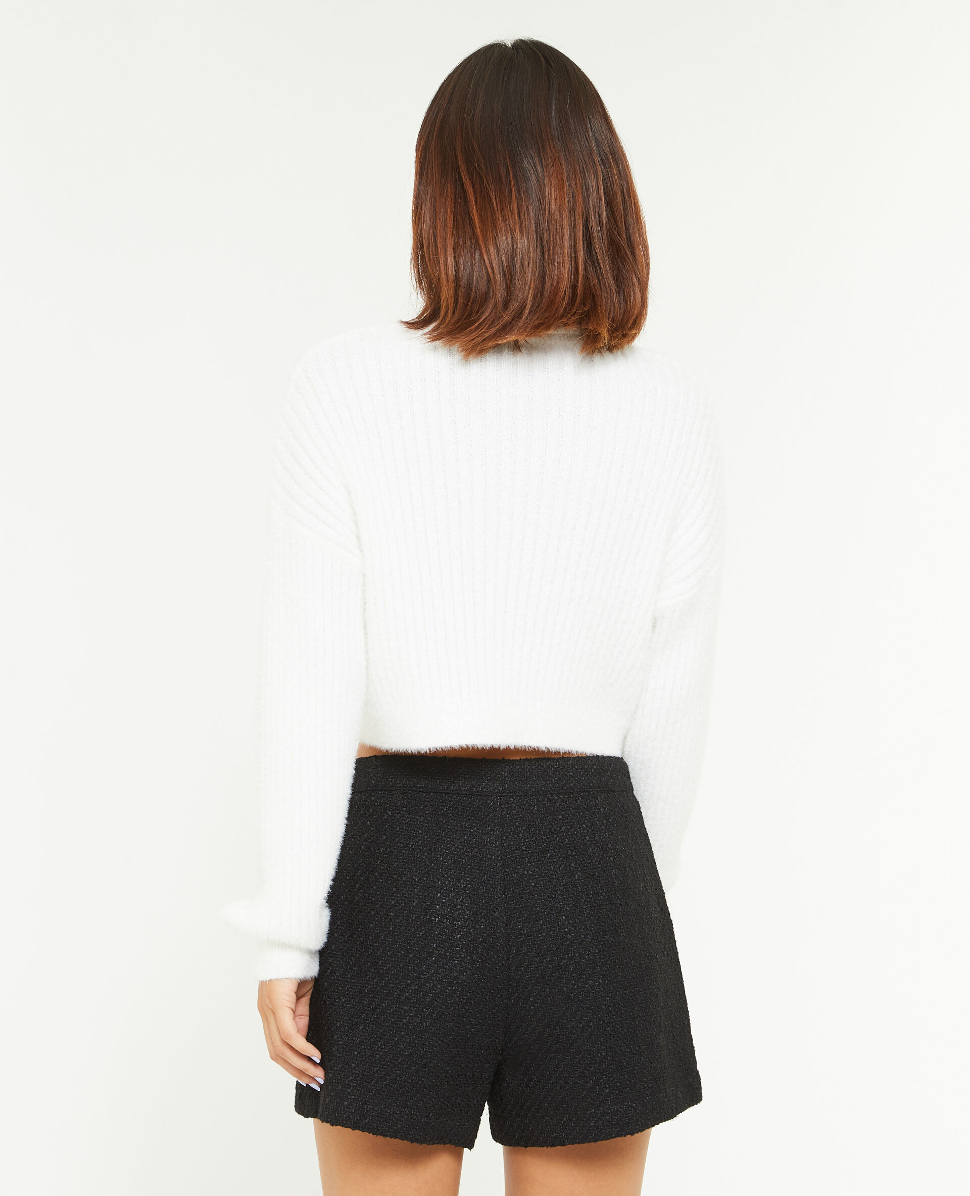 Pull court col roulé en maille fluffy - Blanc