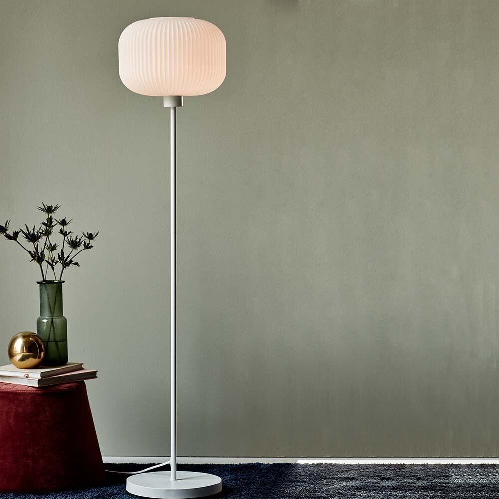 Milford vloerlamp in wit E27