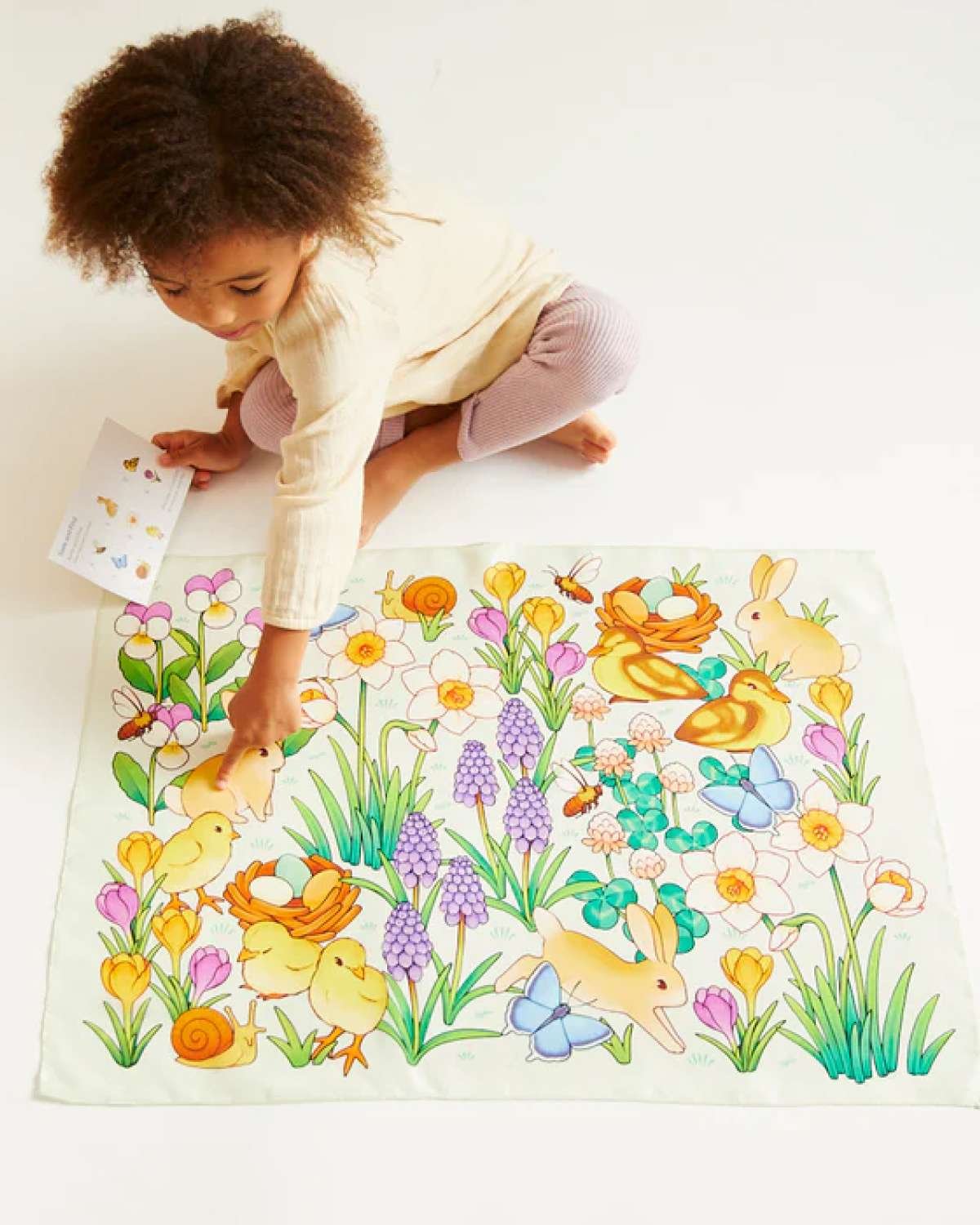 Lekesilke “Hvor er…” – 53x73cm – 100% Silke | Playsilk Find and Seek