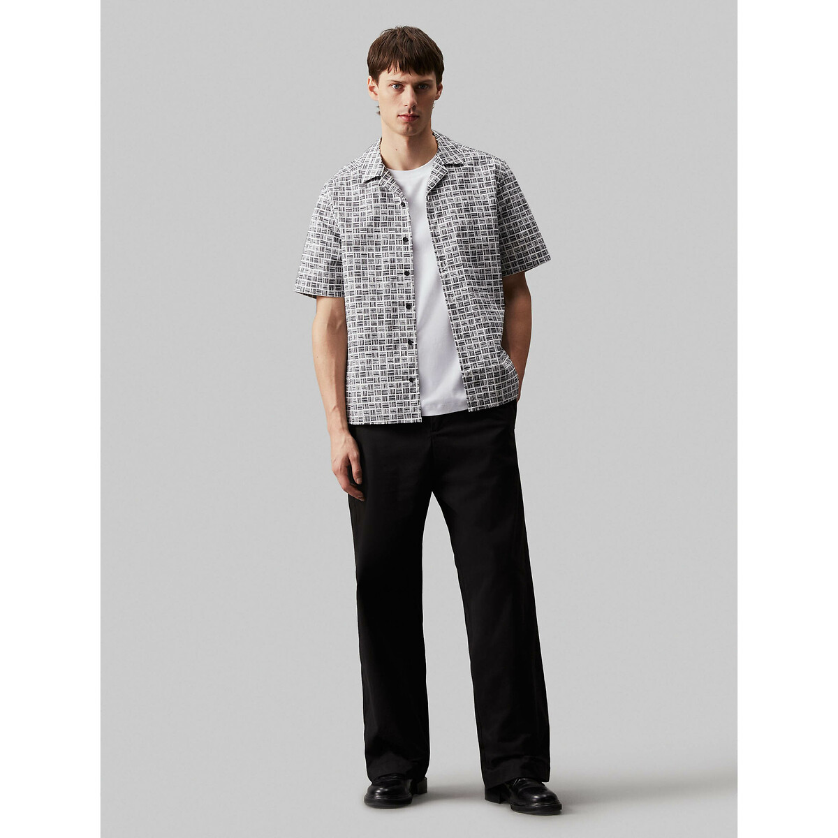 CALVIN KLEIN<br>Camisa ampla e estampada