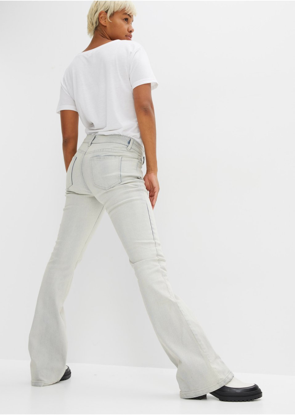 Jean évasé style used