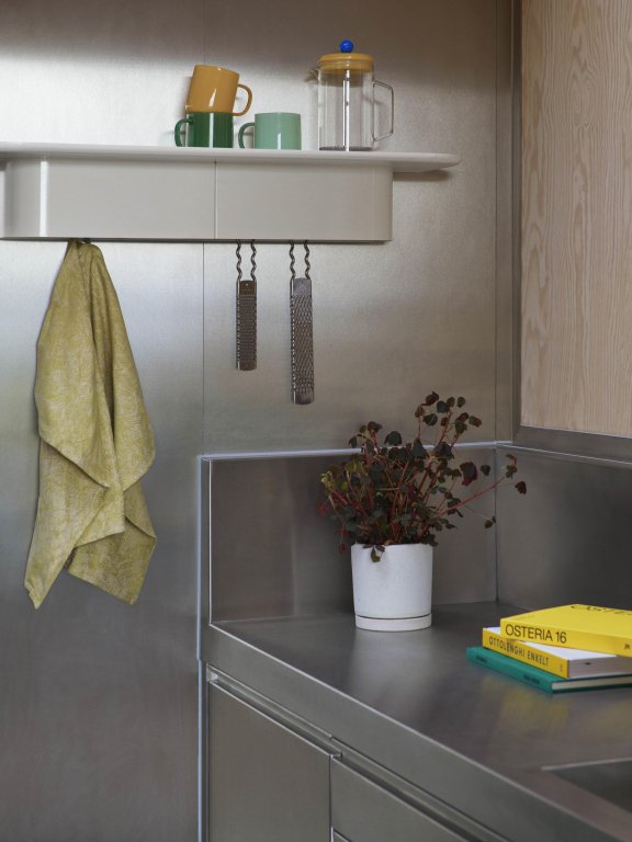 Hay Korpus Shelf wandplank 7 haken brick red