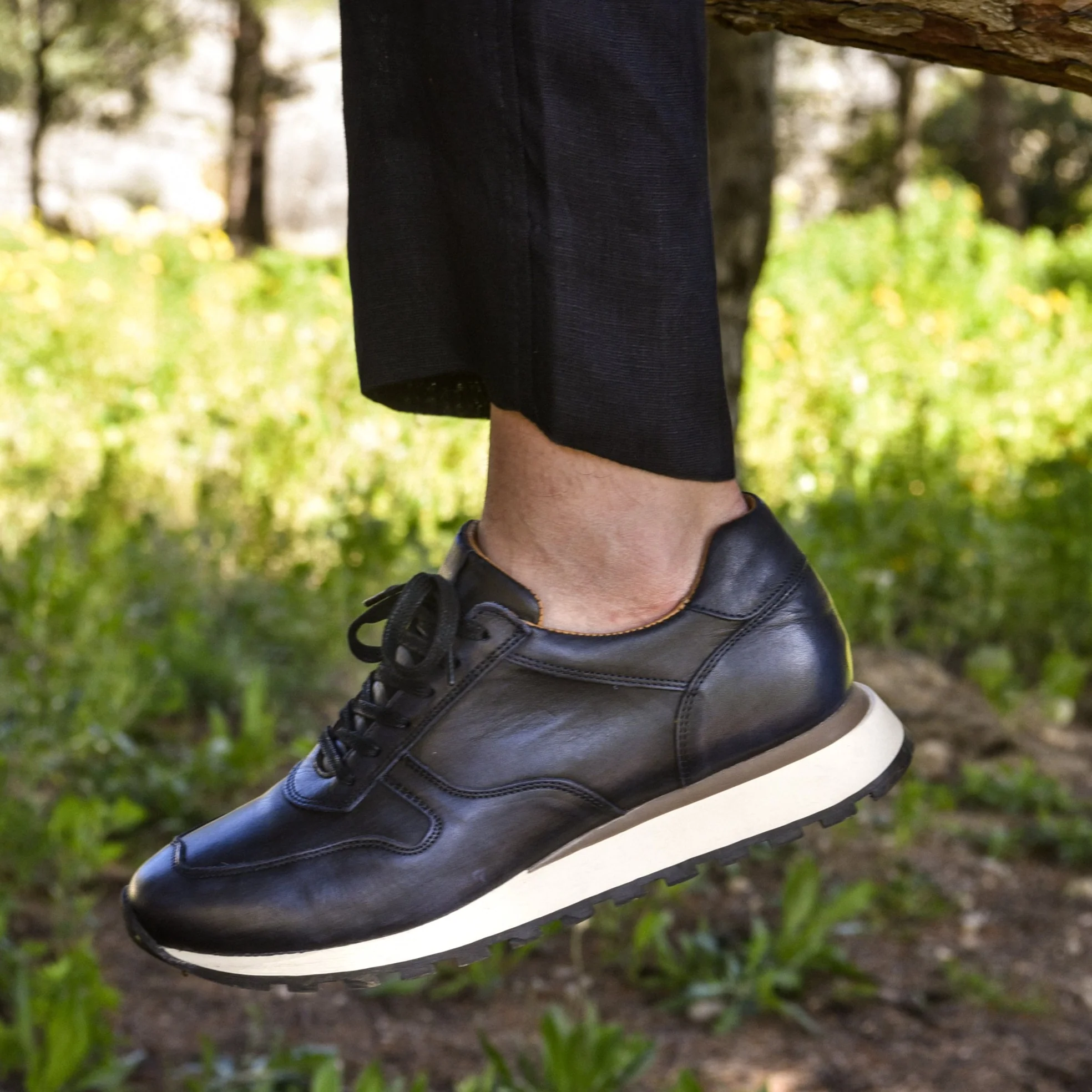 Jacky-Sneakers / basket en cuir marine