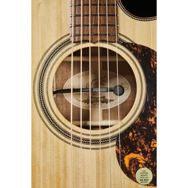 Maton EA80C