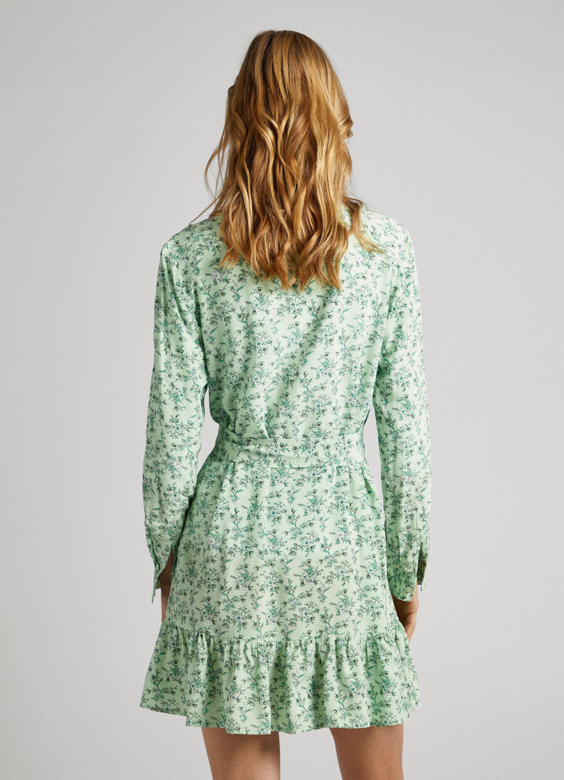 VESTIDO COM ESTAMPA FLORAL - multicolorido