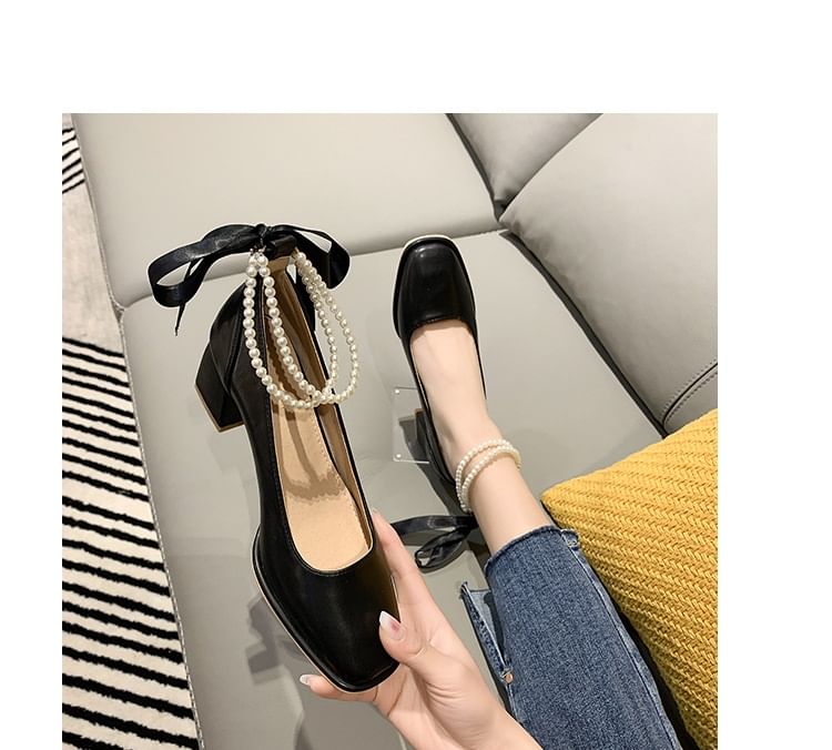 telijimi - Pumps met blokhak en strik op de rug en imitatieparels