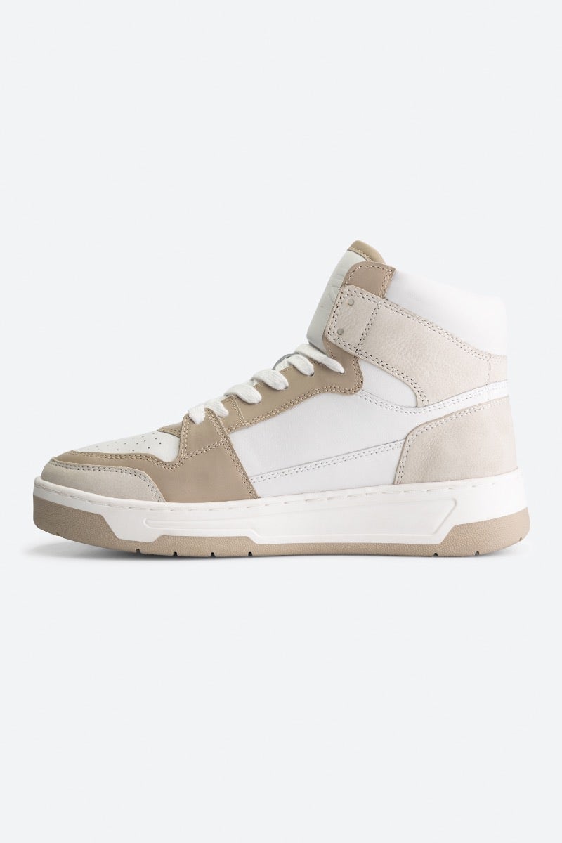 be:at:  Kobe Sneaker