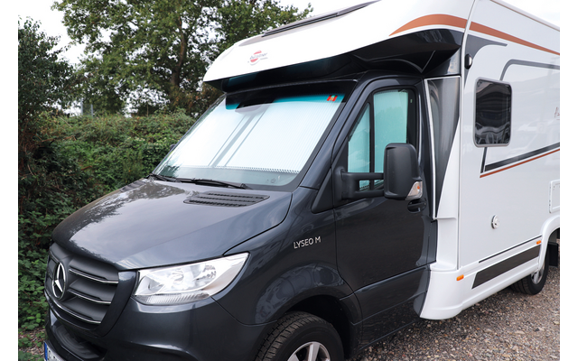 Remis Fahrerhausverdunkelung REMIfront IV für Mercedes Sprinter ab 2019