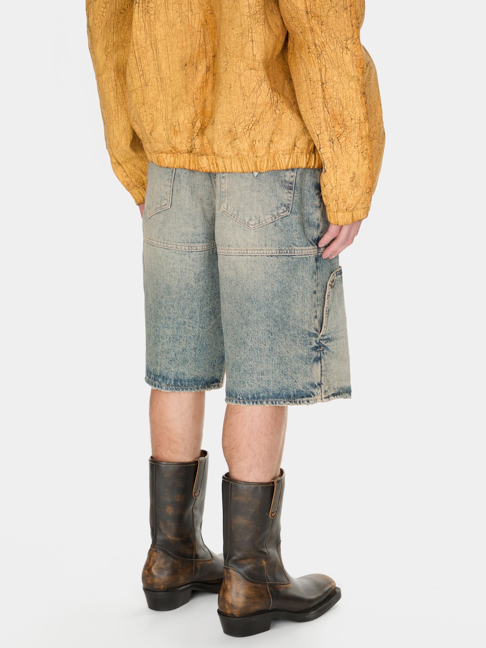 shorts utilitários de denim lavado