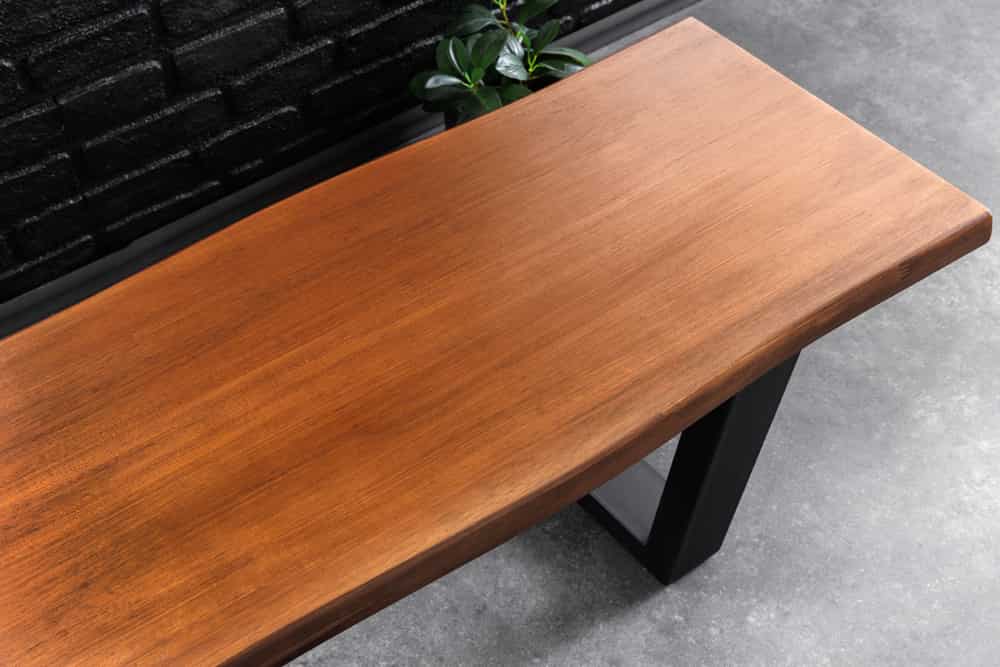 Massive Sitzbank GENESIS 160cm braun Akazienholz schwarz Metallgestell Baumkante