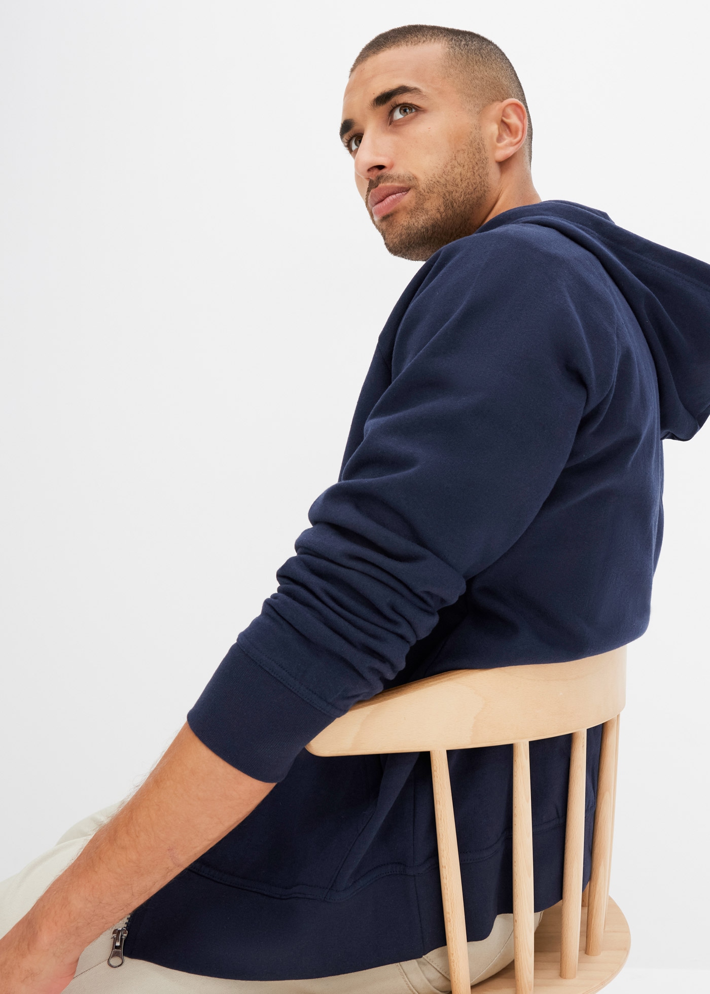 bonprix Kapuzensweatjacke »Kapuzen-Sweatjacke mit Kontrastdetails«, Kapuzen-Sweatjacke mit Kontrastdetails