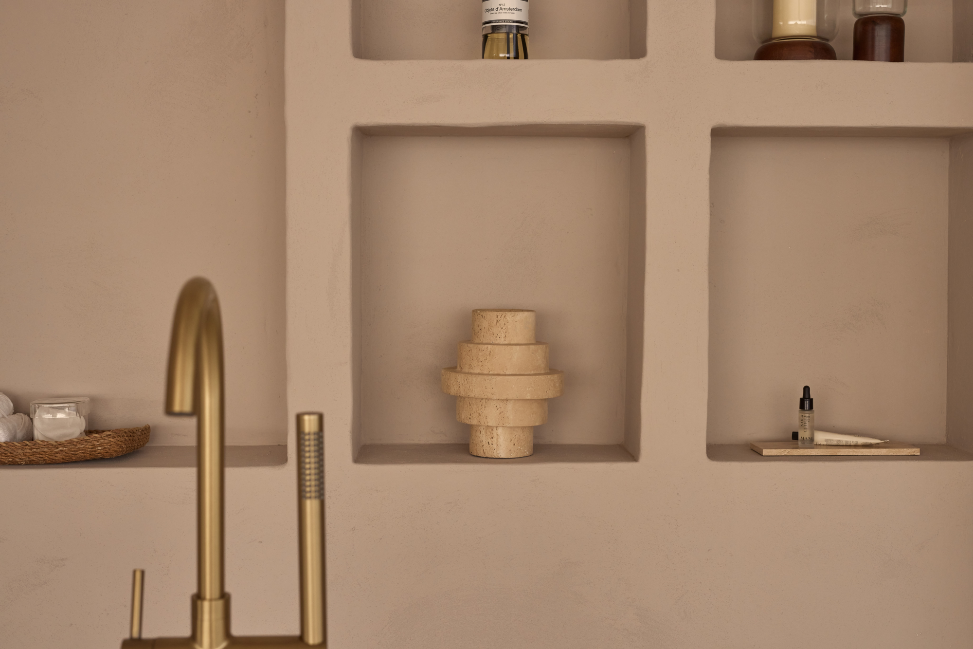 Vaas Agano Travertine M