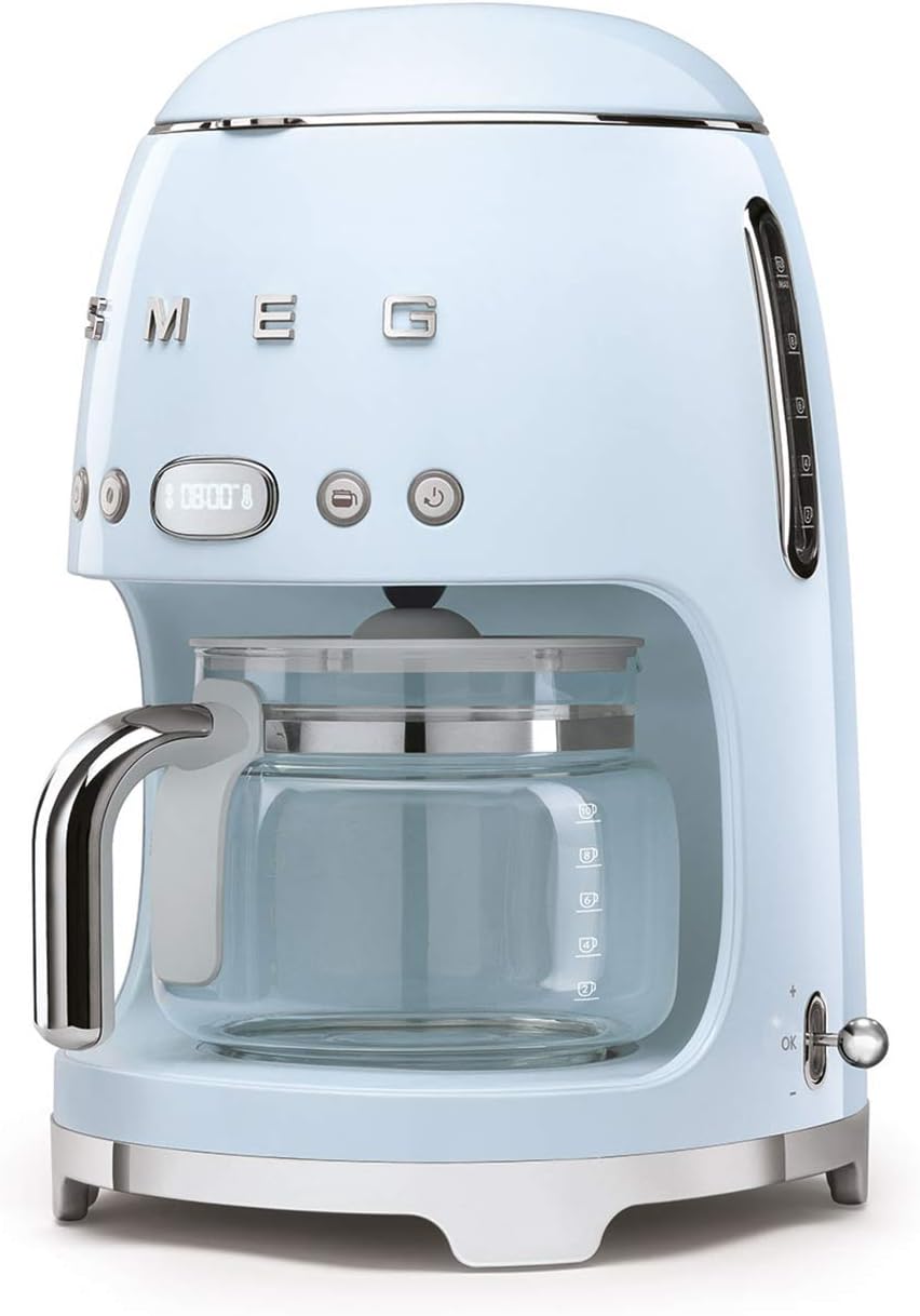 Smeg, DCF02PBEU, Filter-Kaffeemaschine, Aroma und Autostart-Funktion, Glaskaraffe bis 12 Tassen, 2 Intensitätsniveaus, Warmhaltefunktion, 1050W, Pastellblau