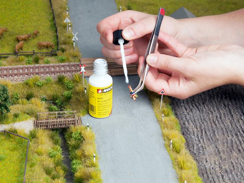 NOCH Hin- & Weg-Kleber 30g Temporärer und ablösbarer Klebstoff für Modellbau Diorama